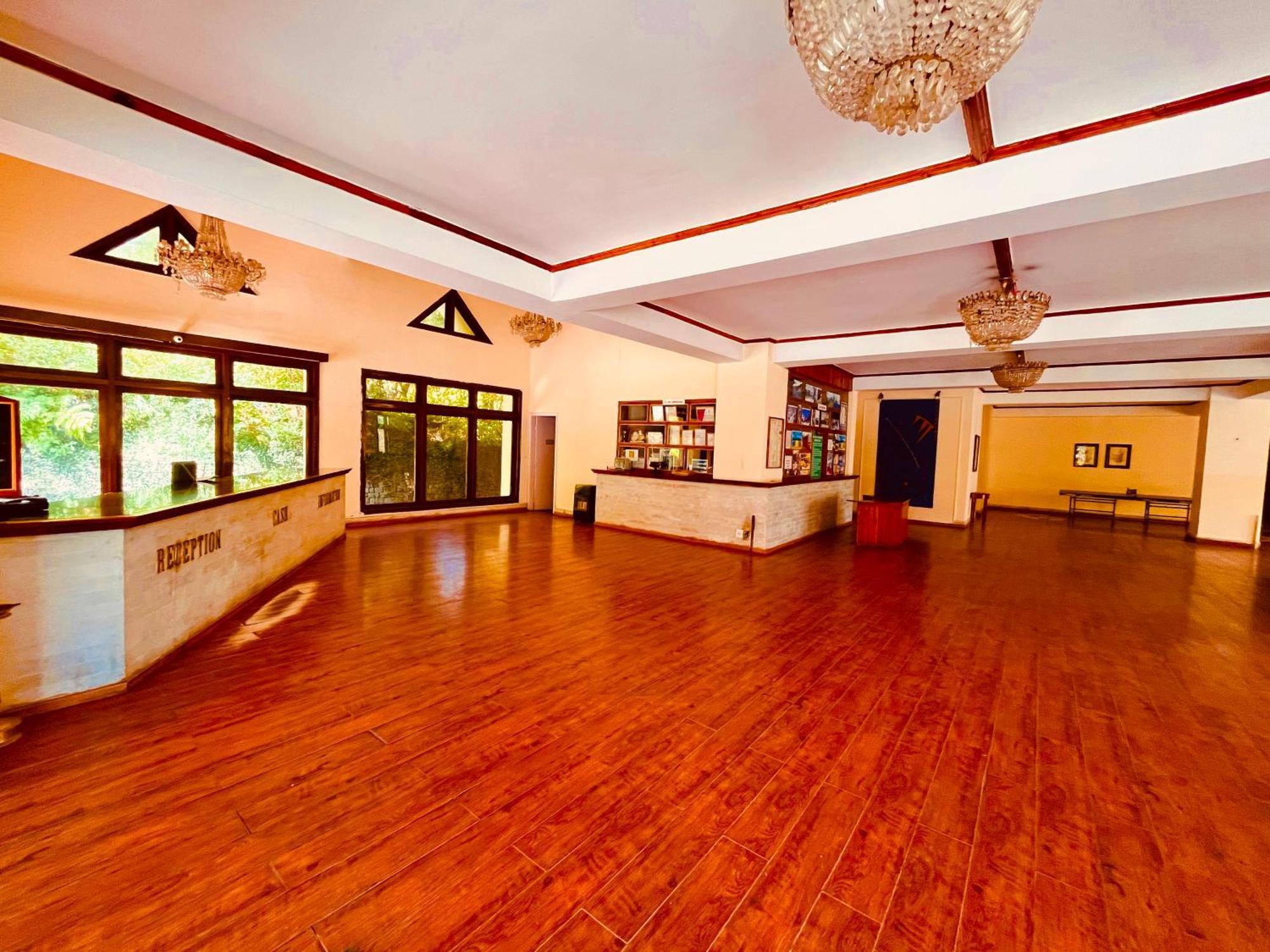 Ramayan Resort, In City Centre Manali By Ramanand Sagar ภายนอก รูปภาพ