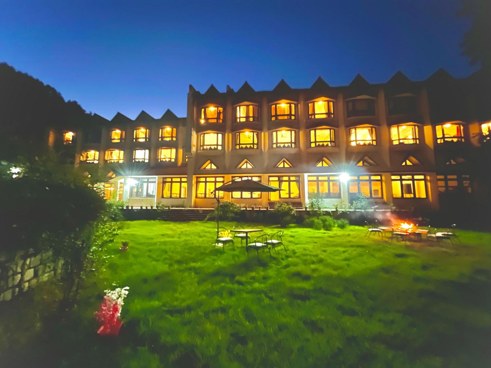Ramayan Resort, In City Centre Manali By Ramanand Sagar ภายนอก รูปภาพ