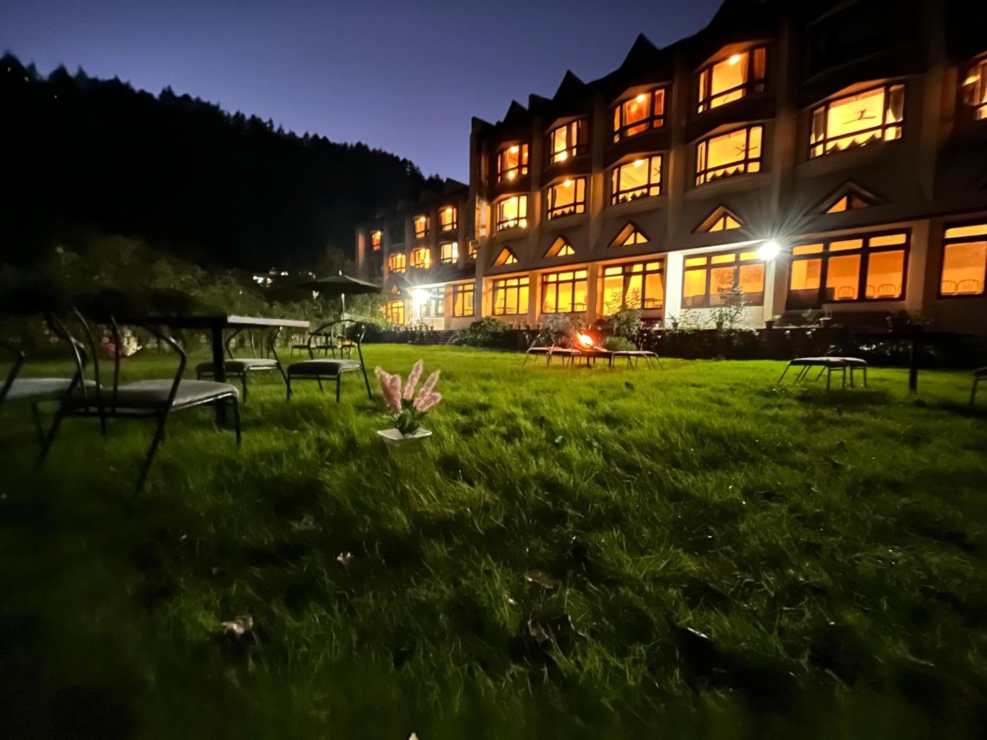 Ramayan Resort, In City Centre Manali By Ramanand Sagar ภายนอก รูปภาพ